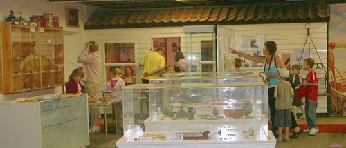 Cherry Tree School visit to Mersea Museum July 2007